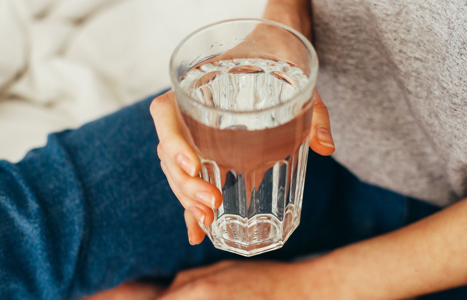 Choosing water over alcohol for dry january